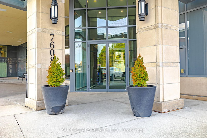 318 - 7608 Yonge St, Vaughan, L4J 0J5 | Image 2