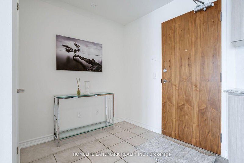 921 - 8323 Kennedy Rd, Markham, L3R 5W7 | Image 2