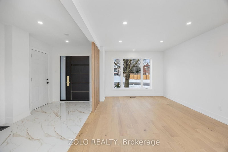 124 Kingston Rd, Newmarket, L3Y 5W7 | Image 3