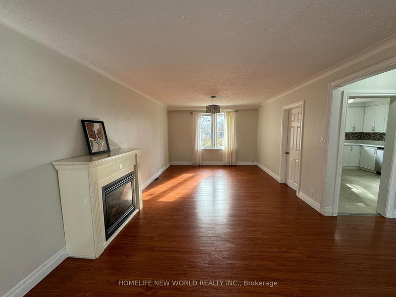 MAIN - 69 ROCKPORT Cres, Richmond Hill, L4C 2L7 | Image 2