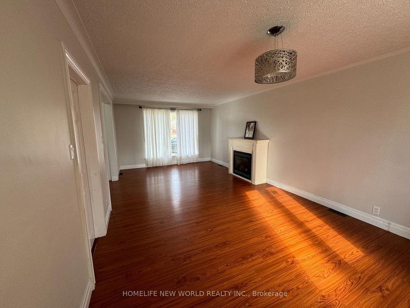 MAIN - 69 ROCKPORT Cres, Richmond Hill, L4C 2L7 | Image 3