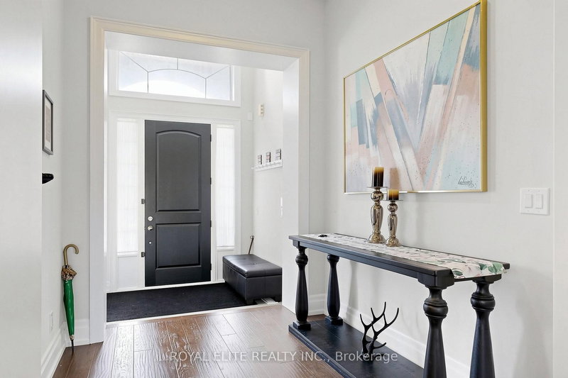 61 Grange Dr, Richmond Hill, L4E 1E2 | Image 2