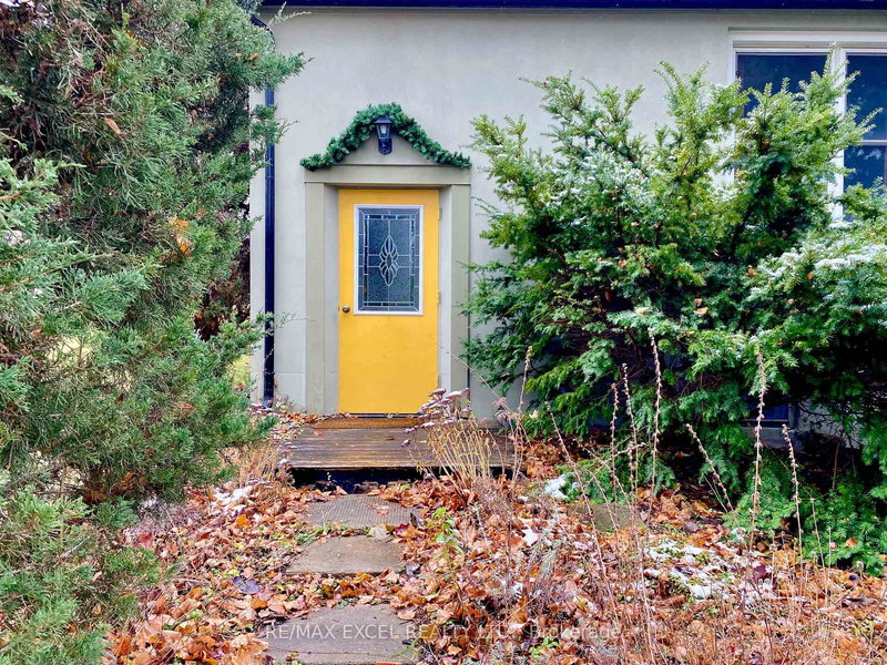 316 Eagle St, Newmarket, L3Y 1K1 | Image 2