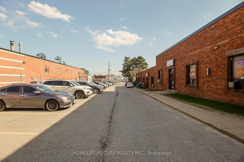 8 - 12 Heritage Rd, Markham, L3P 1M4 | Image 2