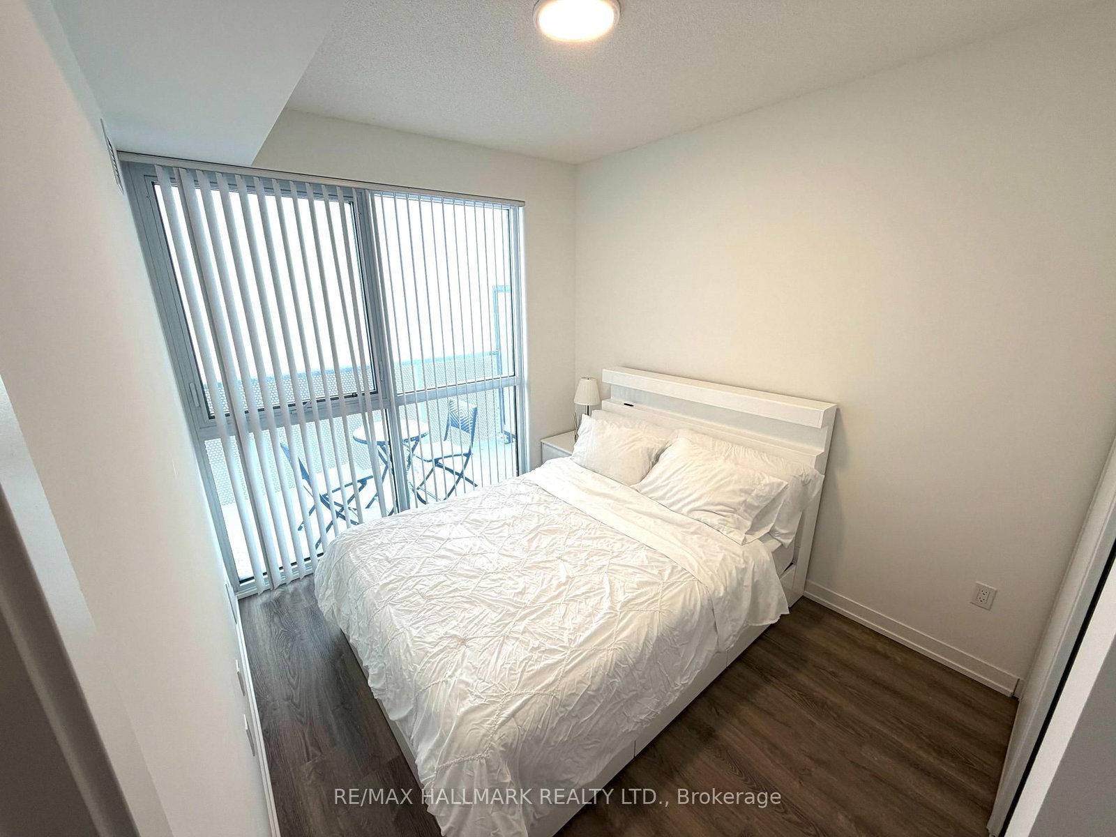 8 Interchange Way N, Unit 2305 - Photo 13