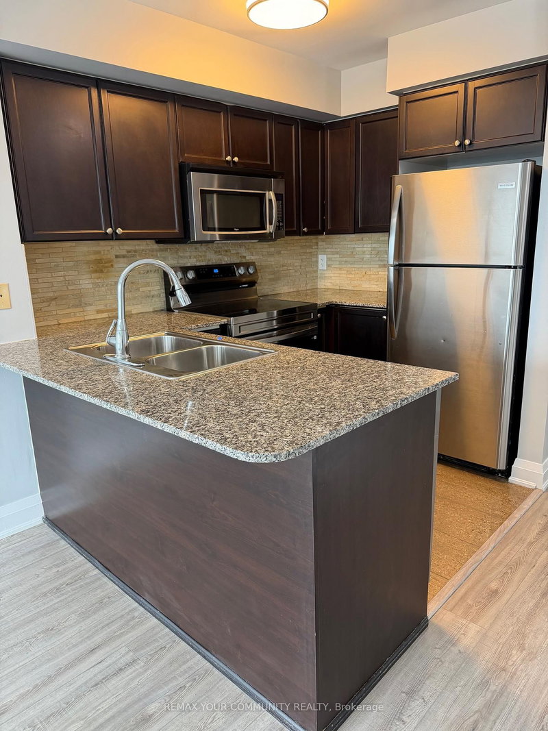 1004 - 30 North Park Rd, Vaughan, L4J 0G6 | Image 2