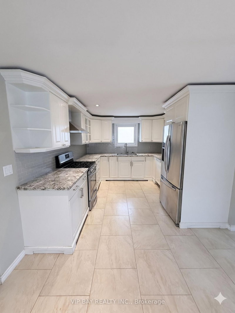 6835 Main St, Whitchurch-Stouffville, L4A 7G4 | Image 3