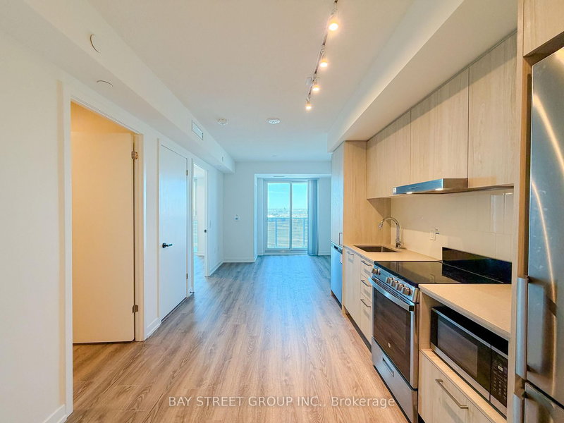 1807 - 195 Commerce St, Vaughan, L4K 5Z7 | Image 2