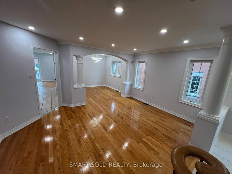 15 Futura Ave, Richmond Hill, L4S 1V2 | Image 3