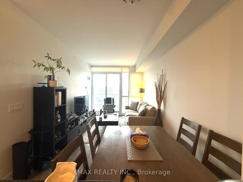 808 - 9471 Yonge St, Richmond Hill, L4C 0Z5 | Image 3