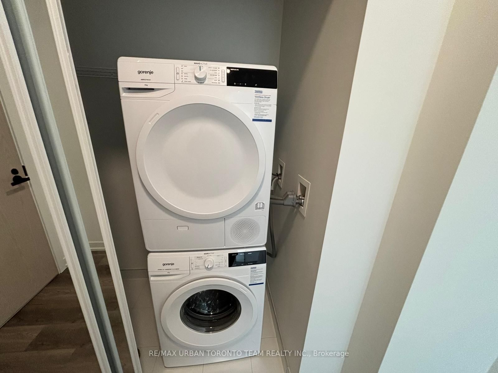 8 Interchange Way, Unit 6012 - Photo 11