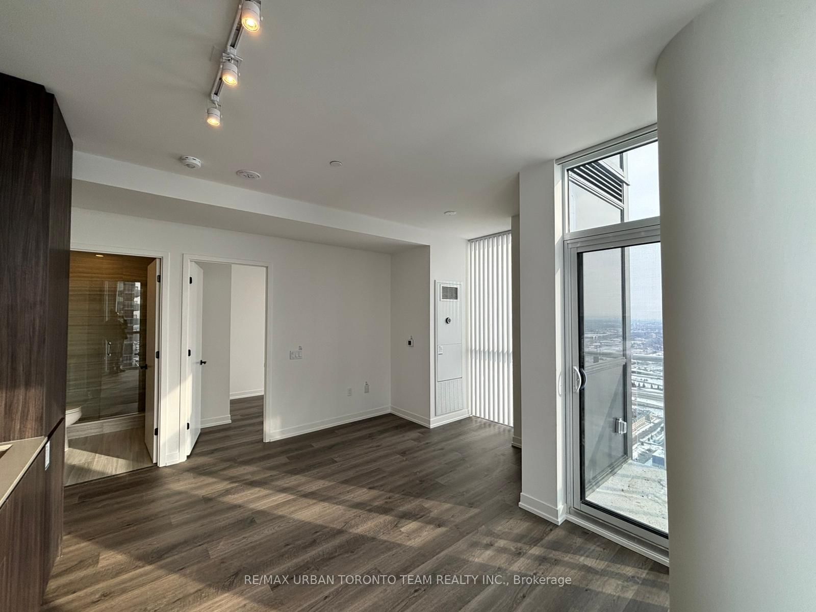 8 Interchange Way, Unit 6012 - Photo 5