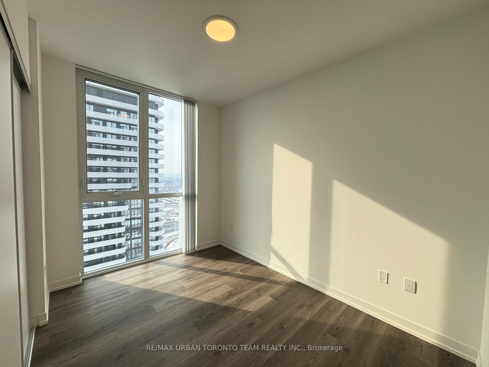 8 Interchange Way, Unit 6012 - Photo 6