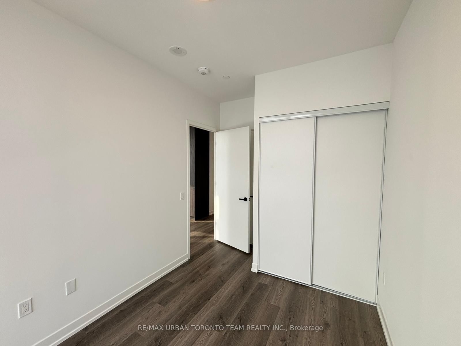 8 Interchange Way, Unit 6012 - Photo 9