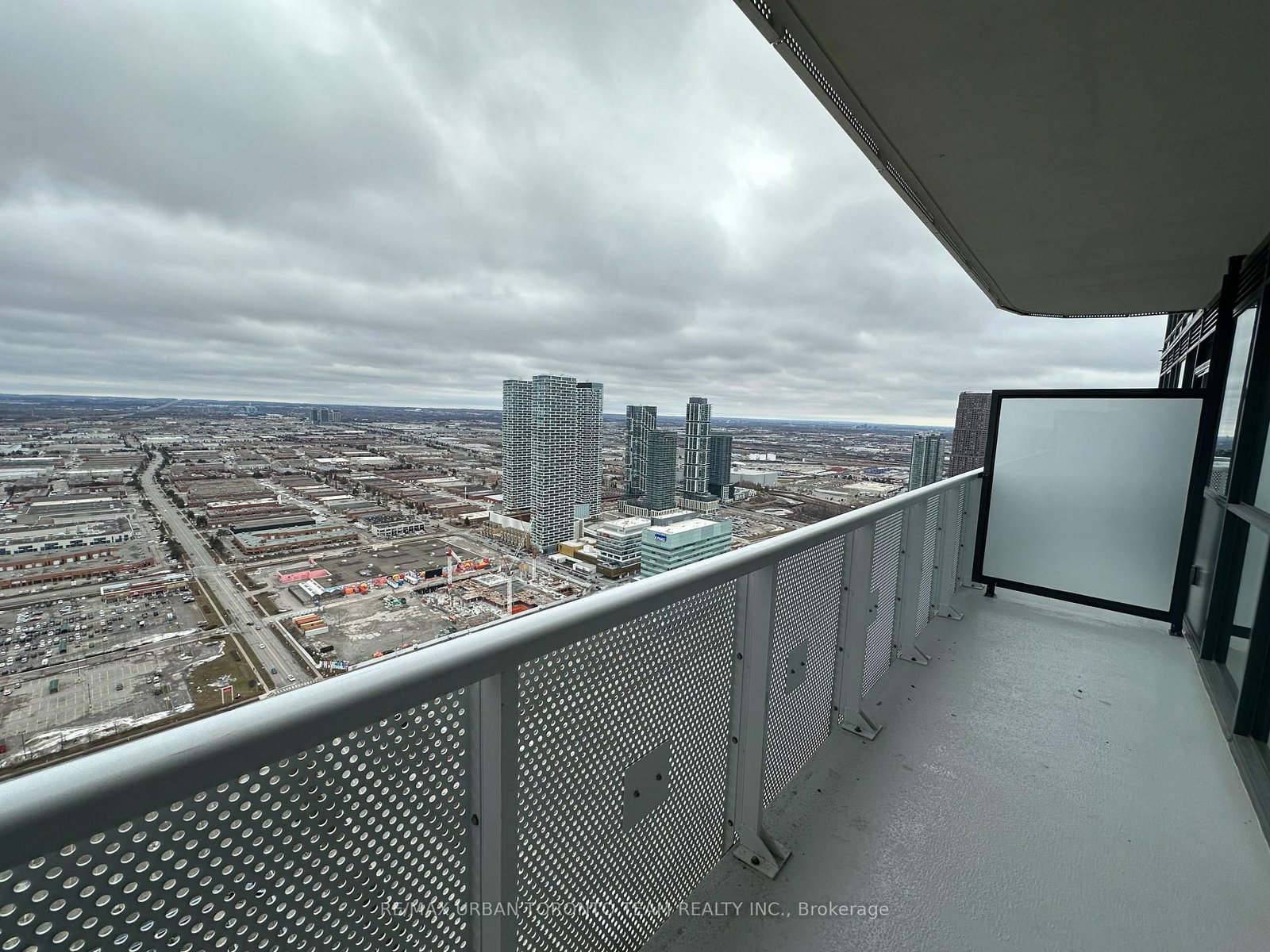 8 Interchange Way, Unit 5305 - Photo 10