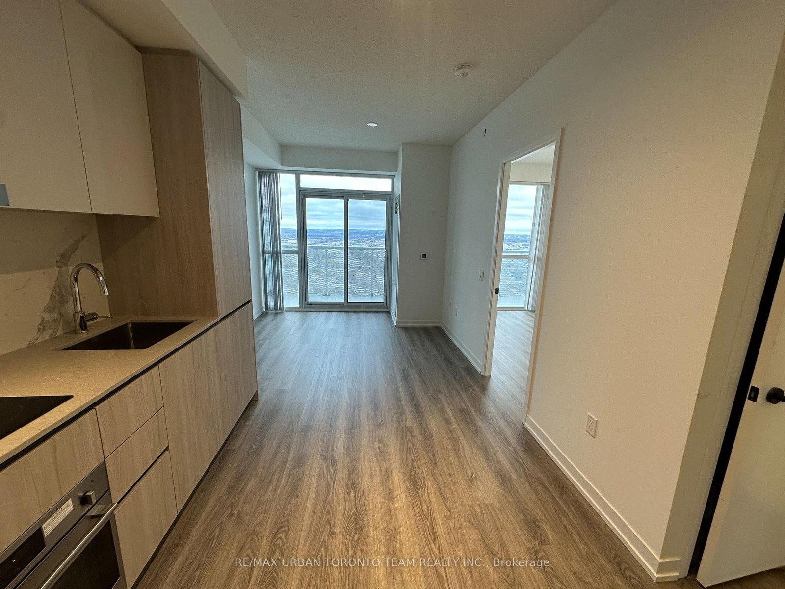 8 Interchange Way, Unit 5305 - Photo 3