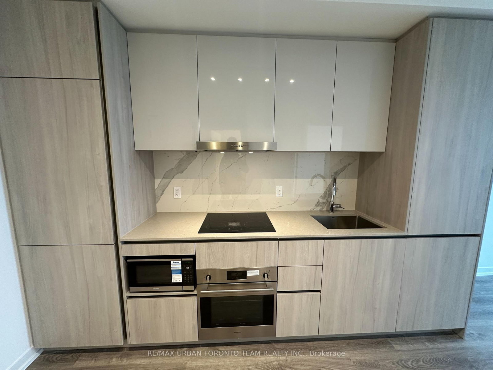 8 Interchange Way, Unit 5305 - Photo 4