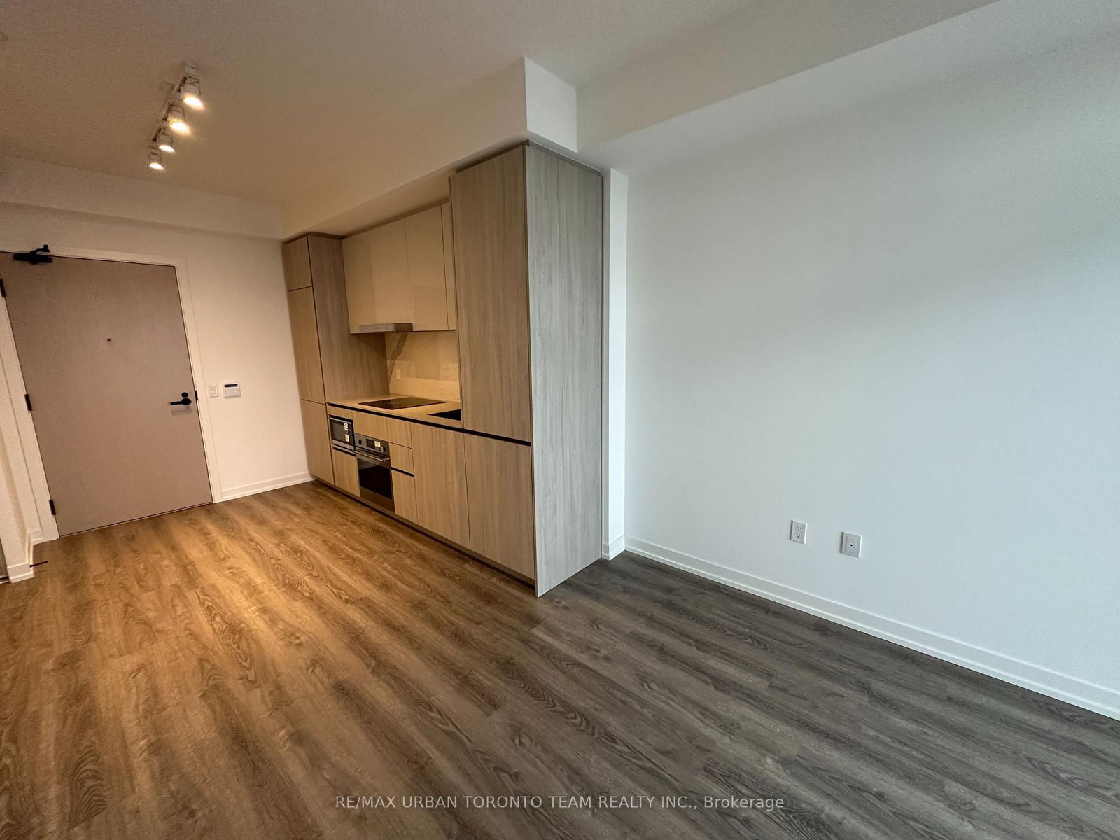 8 Interchange Way, Unit 5305 - Photo 6