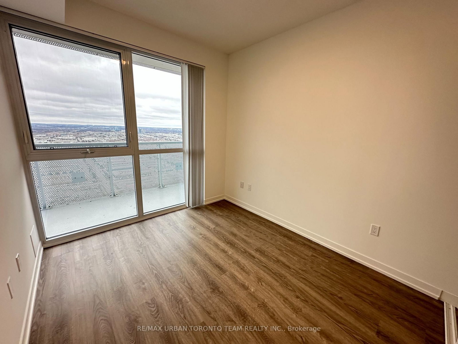 8 Interchange Way, Unit 5305 - Photo 8