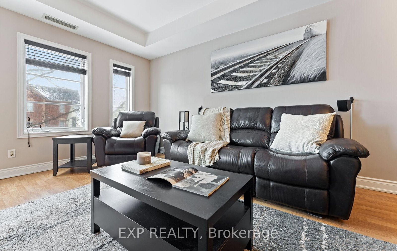 9901 Keele Street, Unit 208 - Photo 11