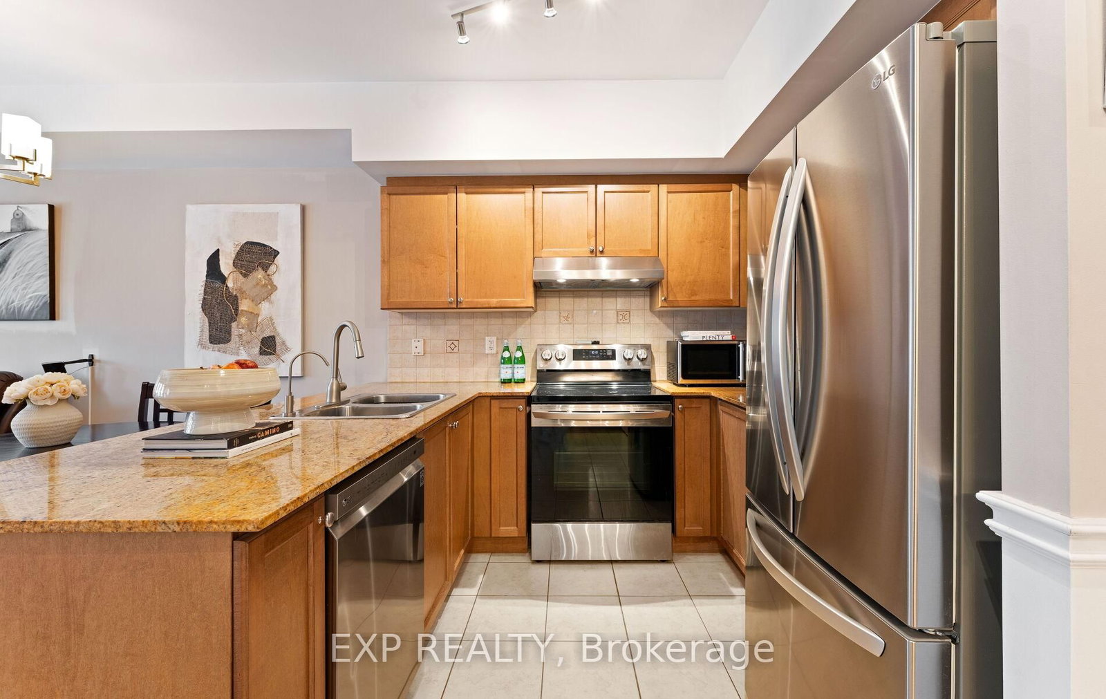9901 Keele Street, Unit 208 - Photo 13