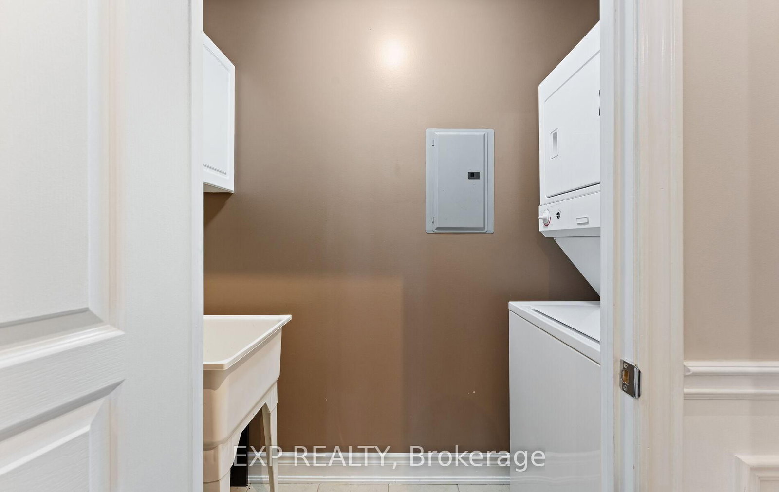 9901 Keele Street, Unit 208 - Photo 19
