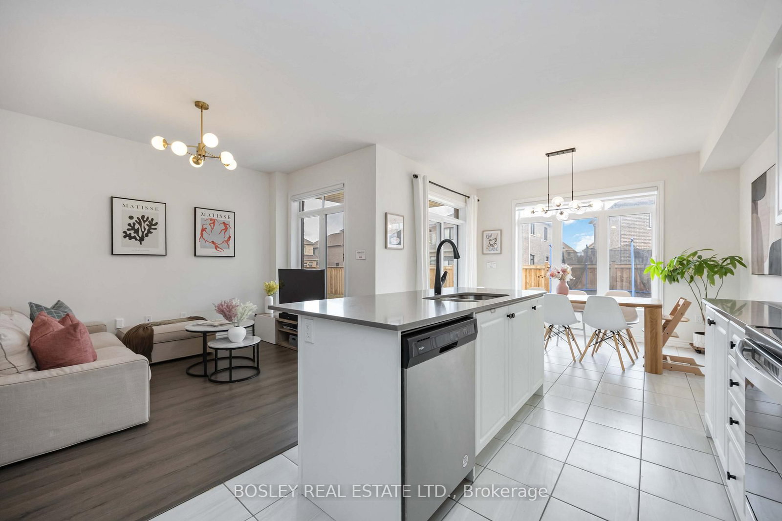 29 Ferragine Crescent - Photo 2