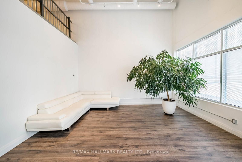 155 Mostar St photo 4