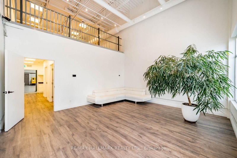 155 Mostar St photo 5