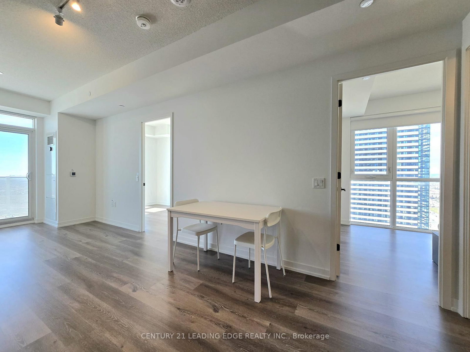 28 Interchange Way, Unit 4012 - Photo 3