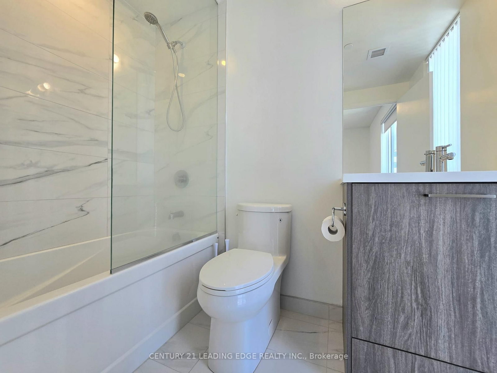 28 Interchange Way, Unit 4012 - Photo 8