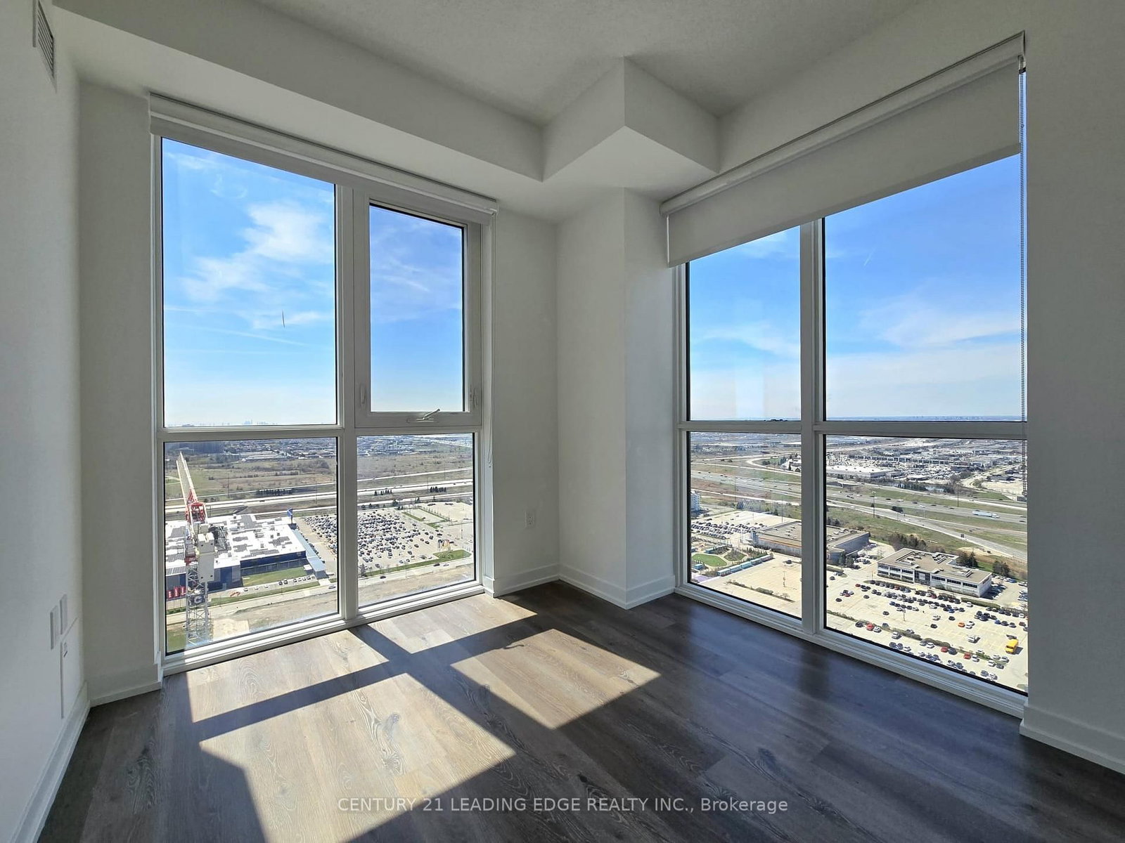 28 Interchange Way, Unit 4012 - Photo 9