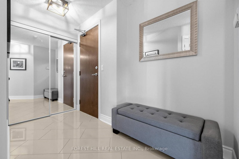 511 - 7 North Park Rd, Vaughan, L4J 0C9 | Image 2