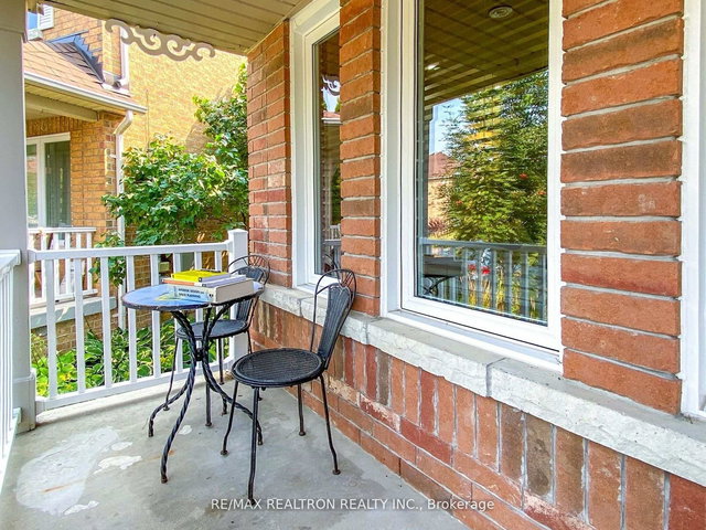 21 Watkins Glen Crescent