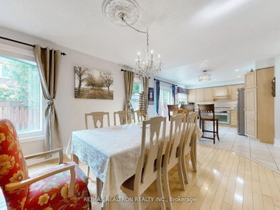 21 Watkins Glen Crescent • Aurora, ON photo 9
