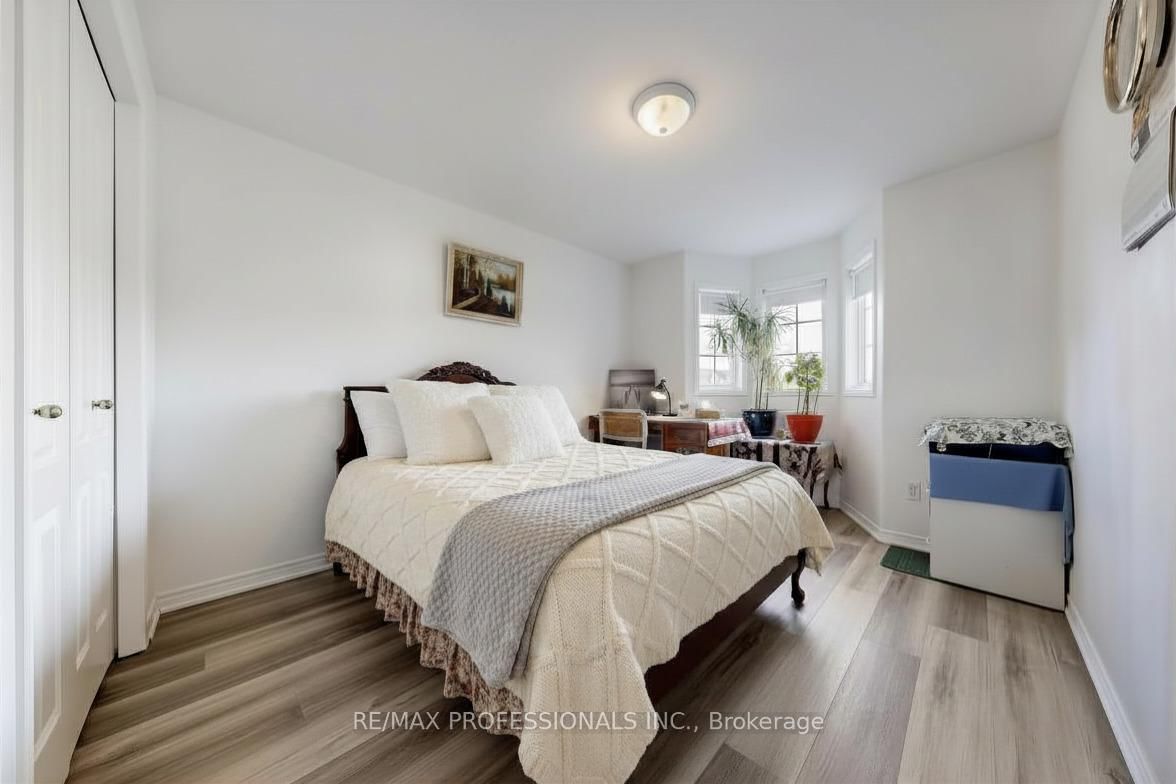 44 Shephard Avenue • New Tecumseth, ON photo 9