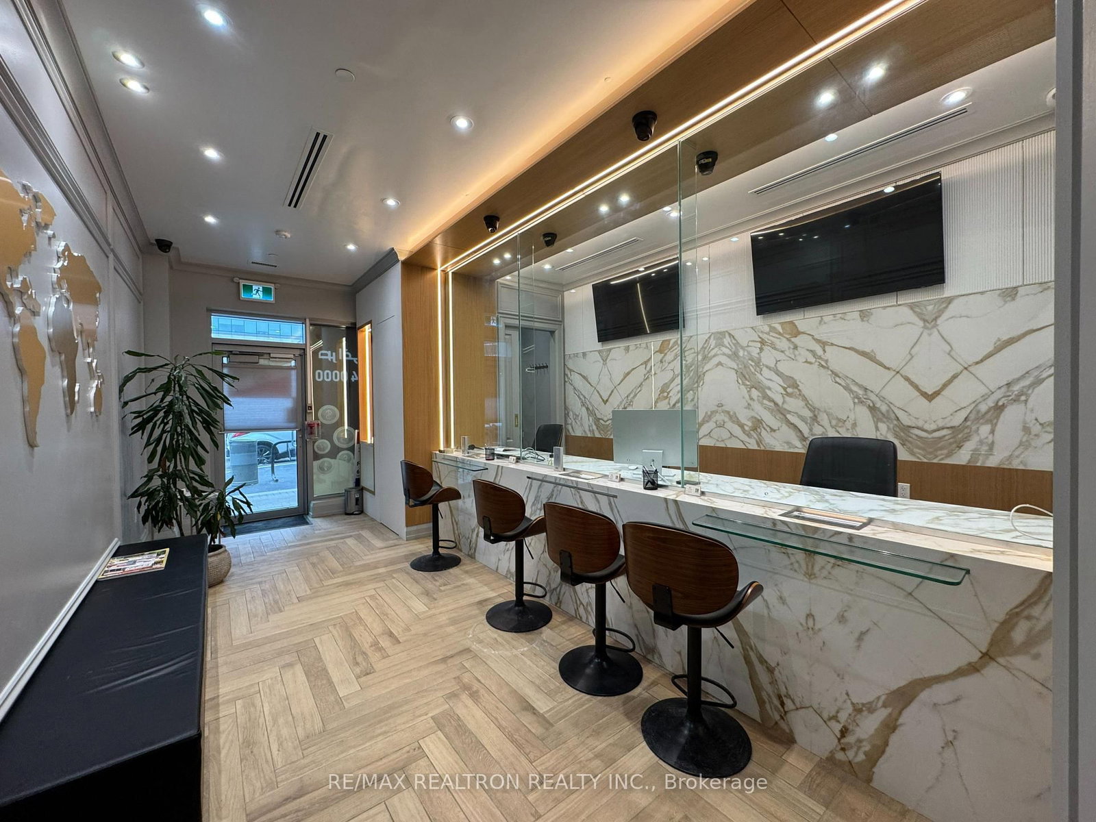 7181 Yonge Street, Unit 23