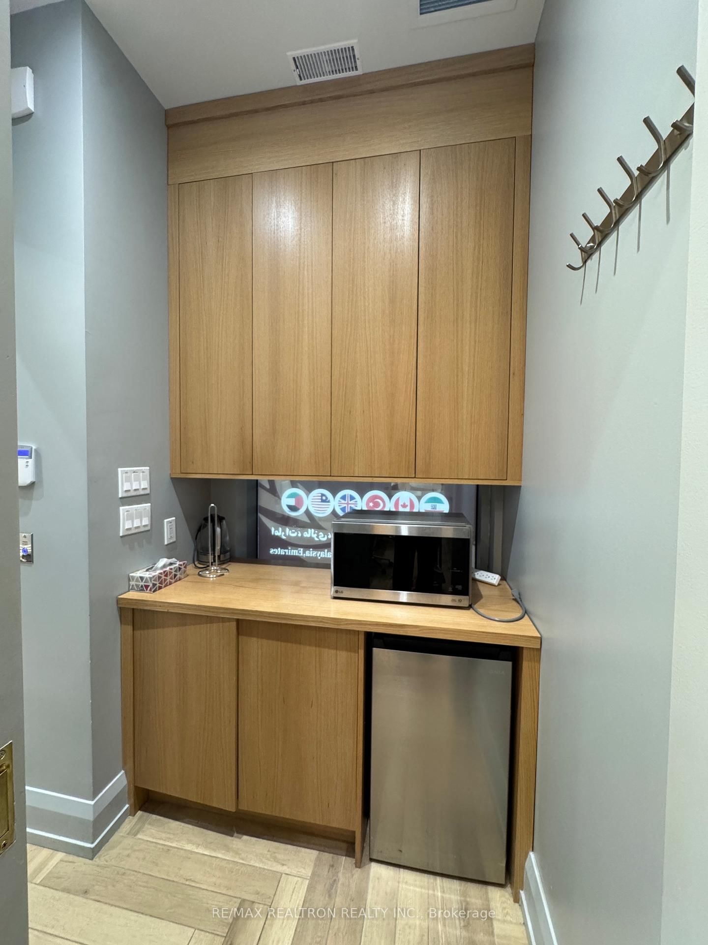 7181 Yonge Street, Unit 23 - Photo 13