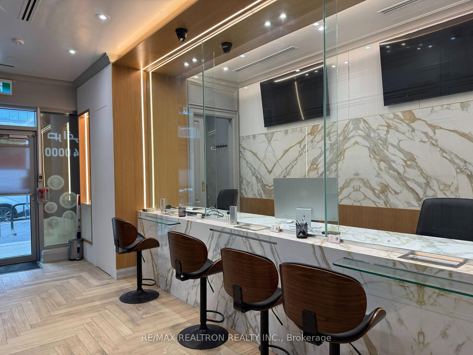 7181 Yonge Street, Unit 23 - Photo 2