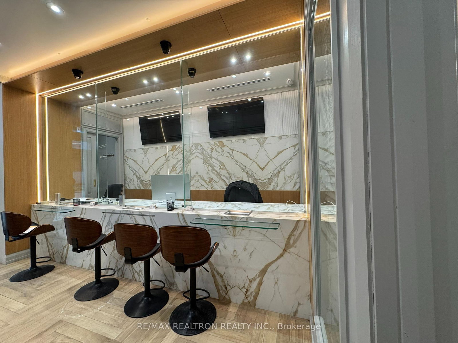 7181 Yonge Street, Unit 23 - Photo 8