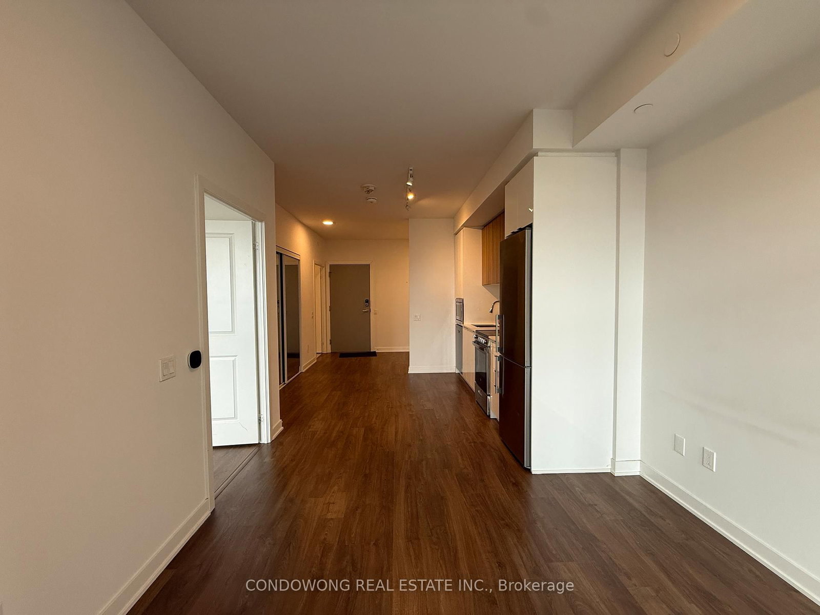 50 Upper Mall Way, Unit 2703 - Photo 3
