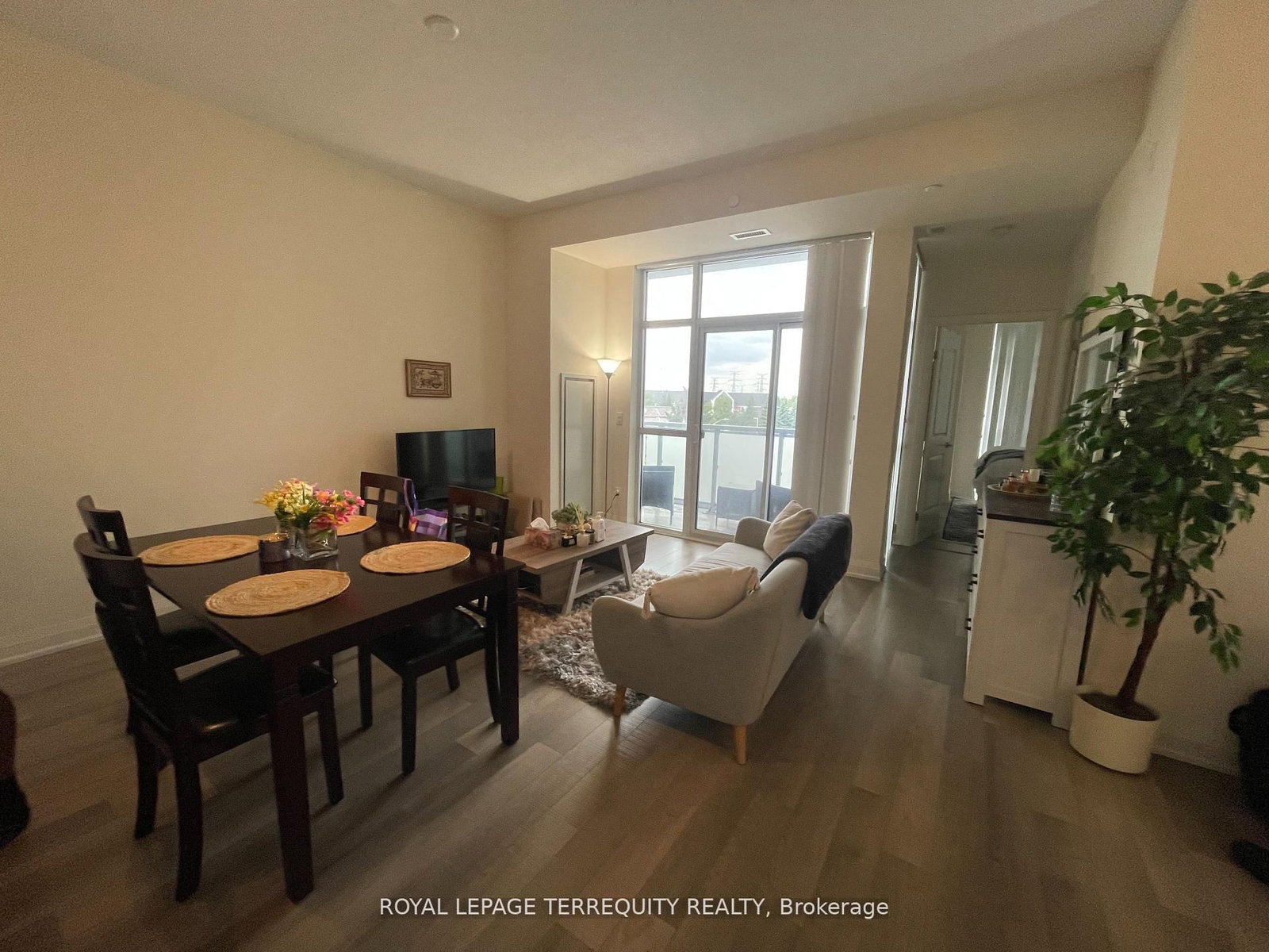 8763 Bayview Avenue, Unit 320