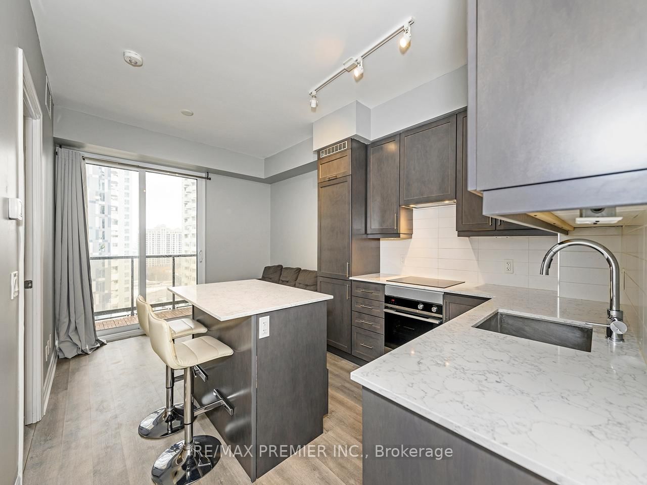 9085 Jane Street, Unit 1212 - Photo 13
