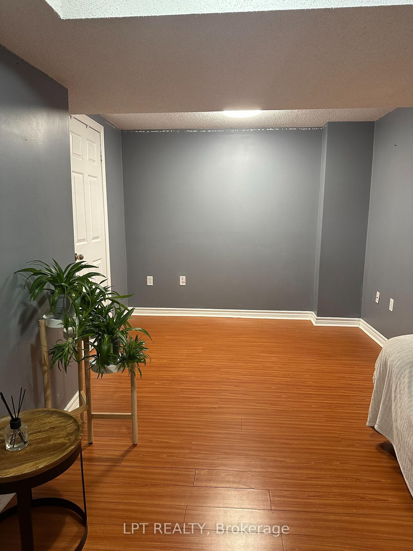 33 Kenborough Court, Unit Bsmt - Photo 7