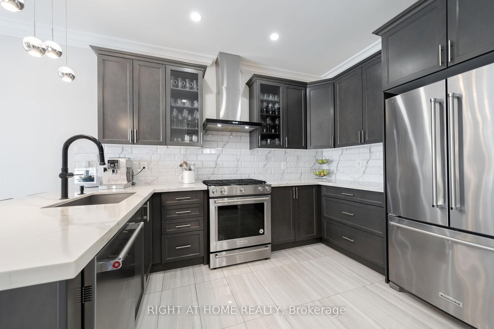 12 Tupling Street - Photo 10