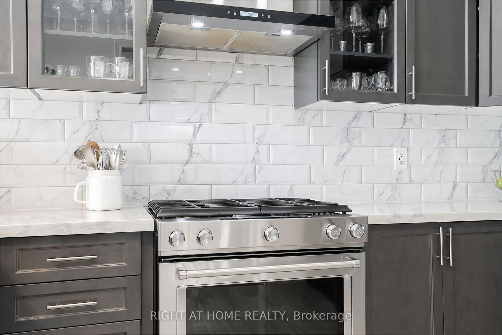 12 Tupling Street - Photo 11