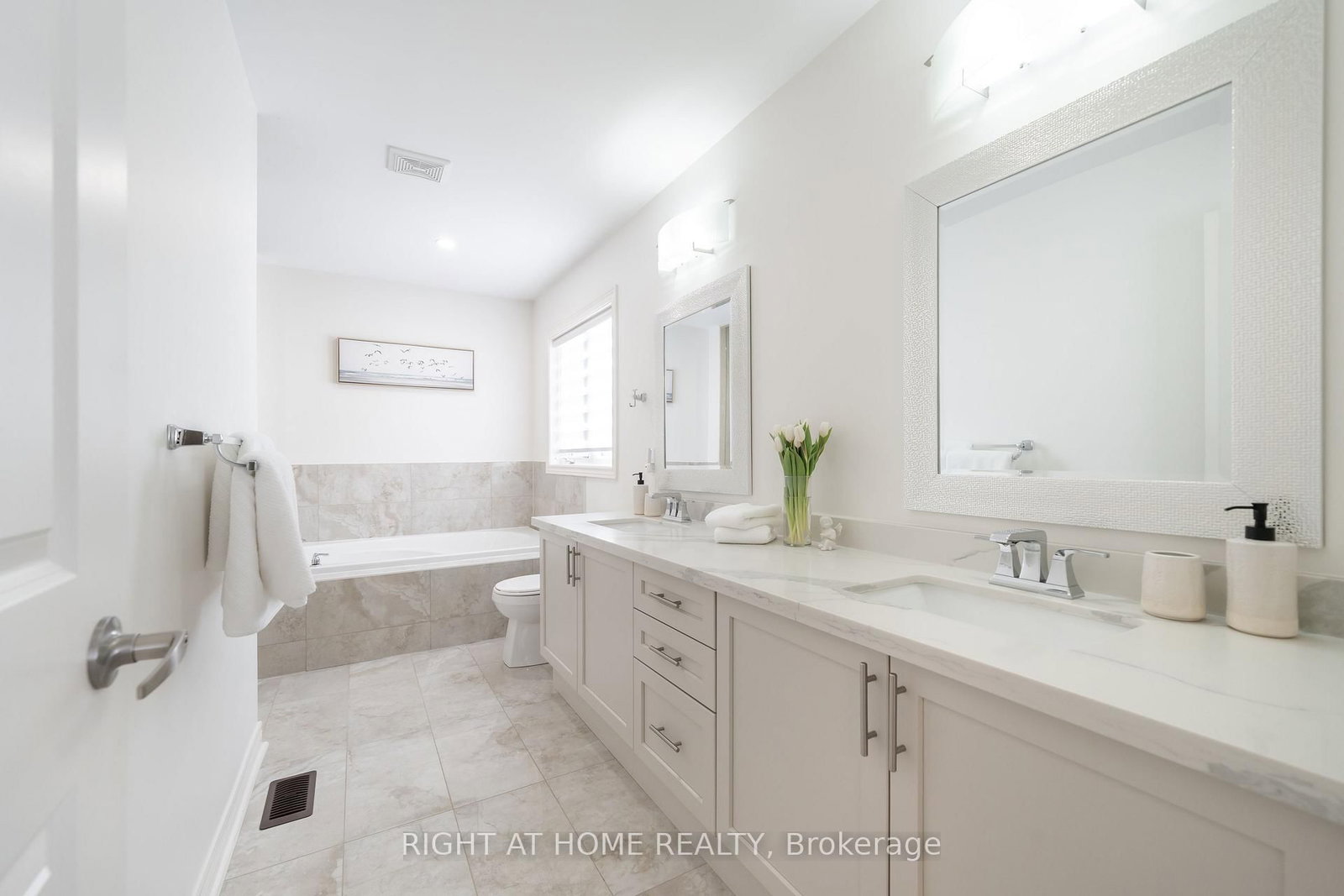 12 Tupling Street - Photo 32