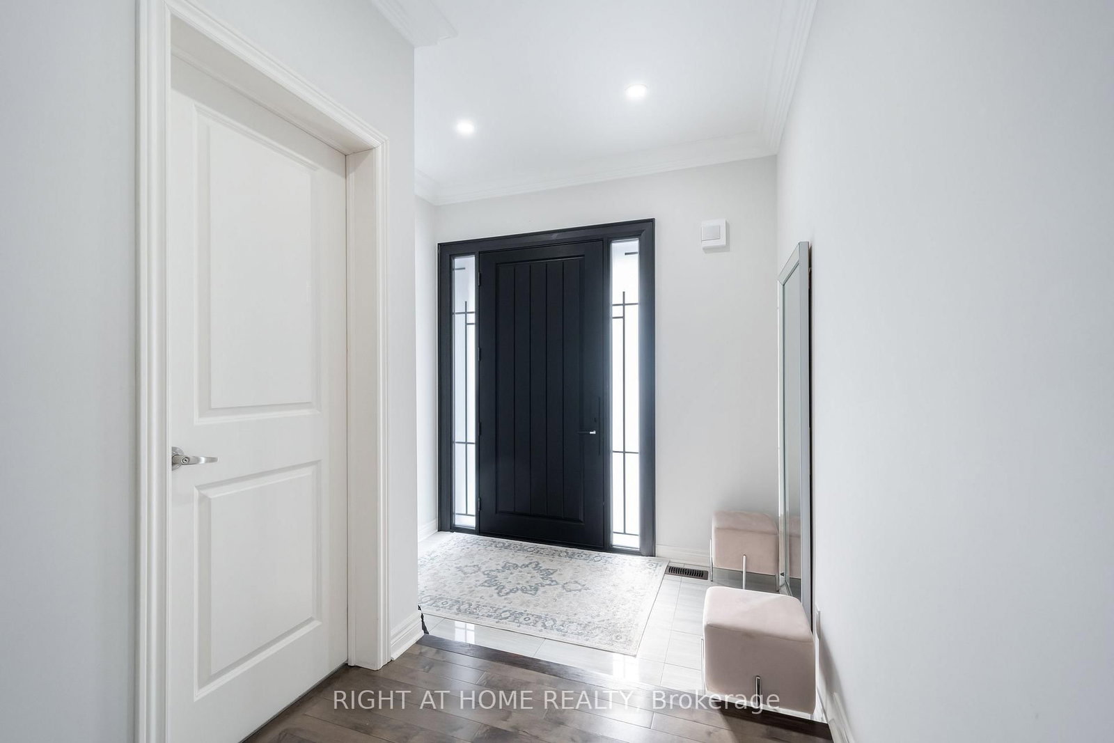 12 Tupling Street - Photo 5