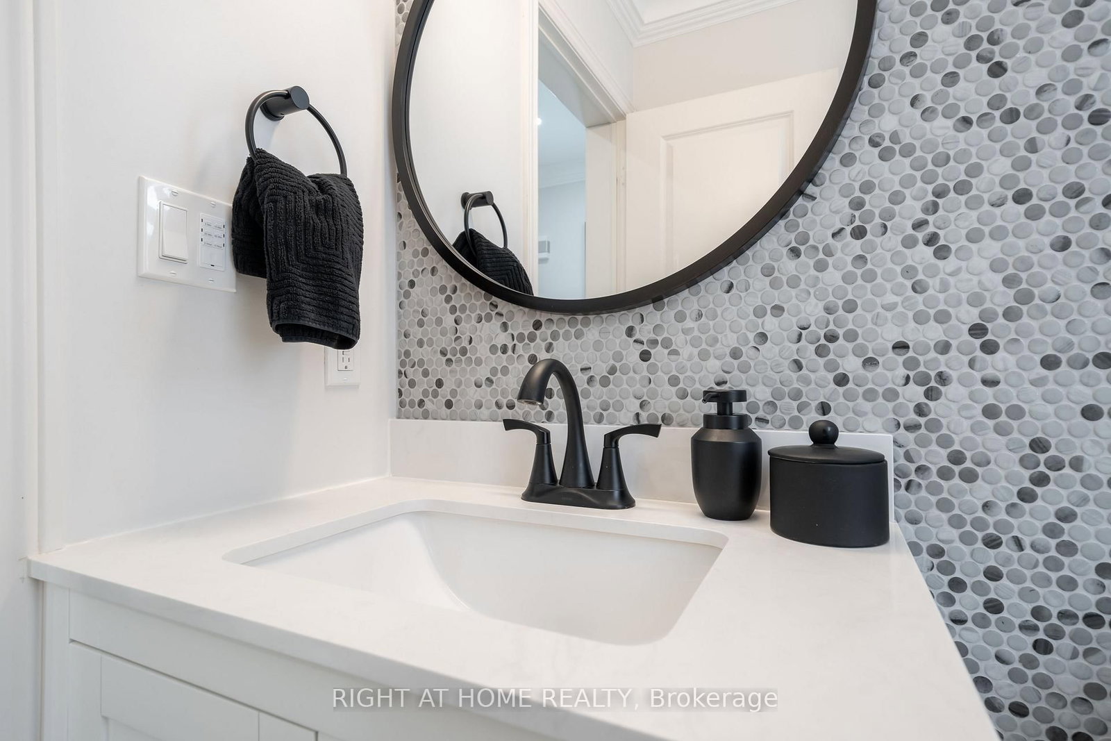 12 Tupling Street - Photo 7
