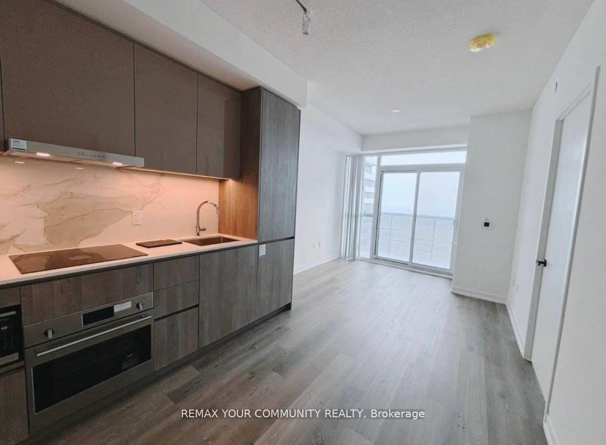 8 Interchange Way, Unit 4211 - Photo 3